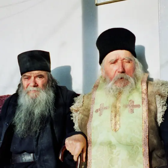 1 Mai. Sfatul dat de Sf. Cuvios Cleopa de la Sihăstria:„Întâi să cerem ajutorul lui Dumnezeu și apoi, cu Dumnezeu în minte, să mergem la muncă onestă și curată”