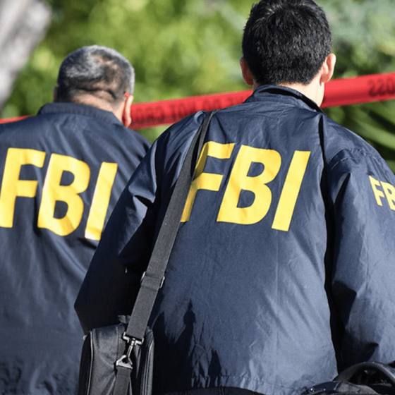 Anchetat de FBI pentru lectură
