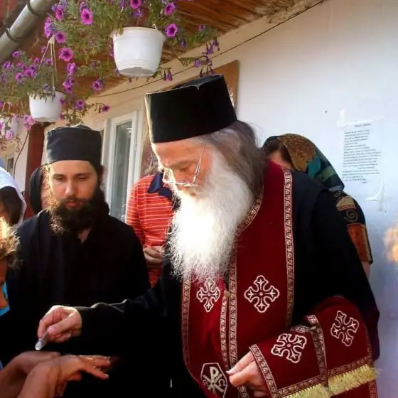 Dragostea Părintelui Iustin Pârvu înmuia inimi de piatră, transforma bestiile în oameni...