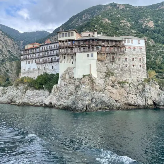 Fake-news despre accesul românilor la Sfântul Munte Athos. Cum se permite intrarea, de fapt