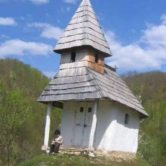 Un destin de martir: Părintele Florea Mureșanu și renașterea unei mănăstiri din cenușă
